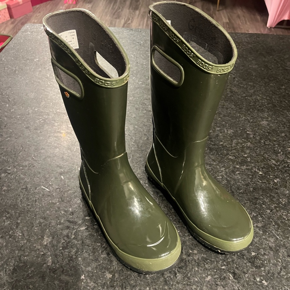 Bogs Kids Green Rain Boots 🌧️ 🦆